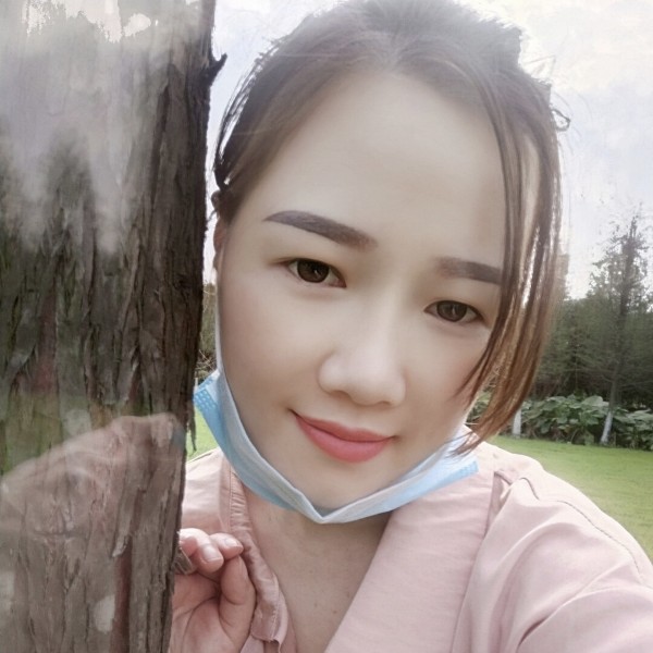 清曲深拥柔弱的照片