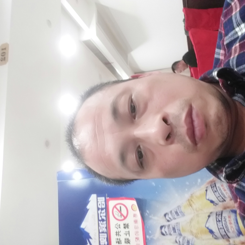 月下孤狼的照片