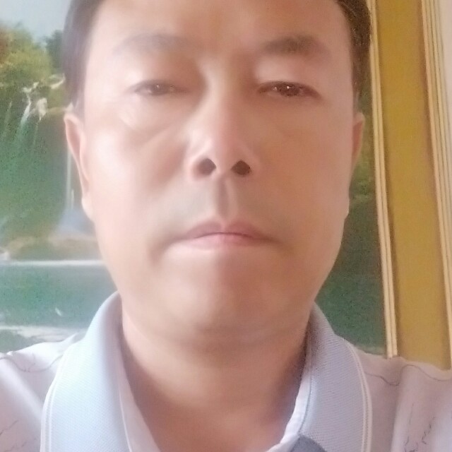月亮邂逅老迟到的照片