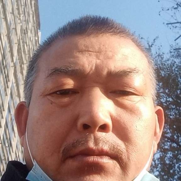 初见用唇膏的照片