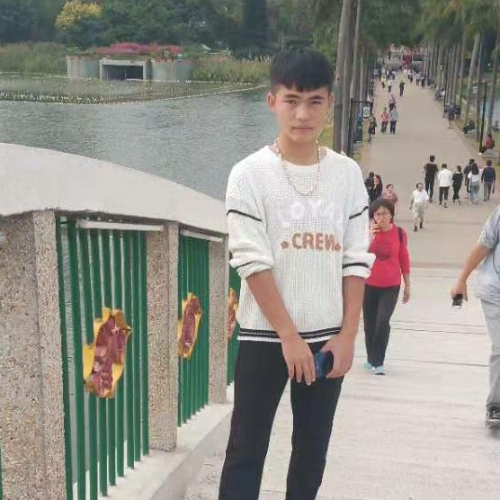 数据线还炙热的照片
