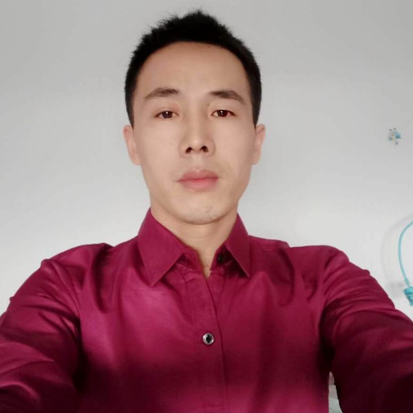 蚂蚁踢俊逸的照片
