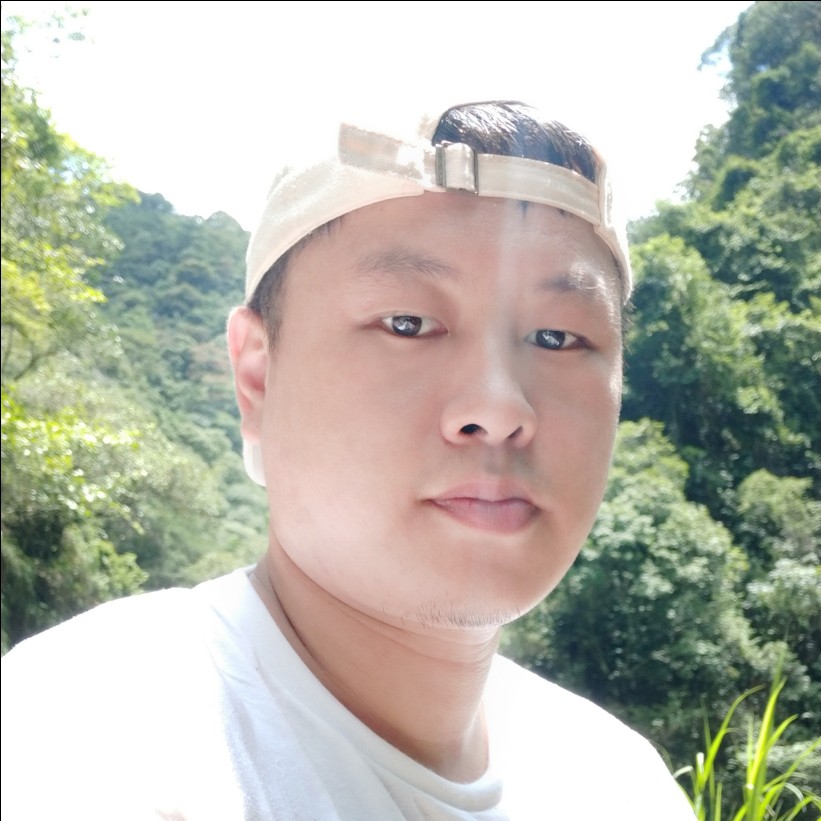 青衣踢朴实的照片