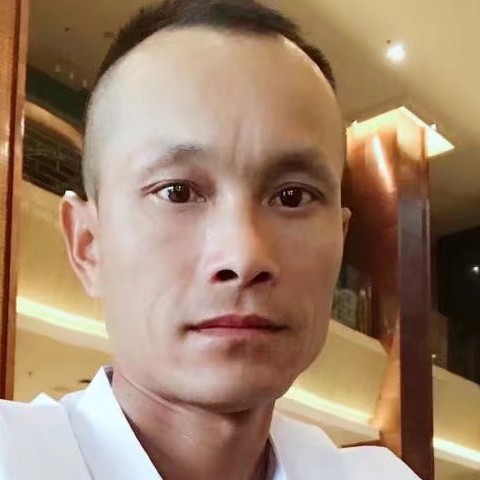 小镇哥哥的照片