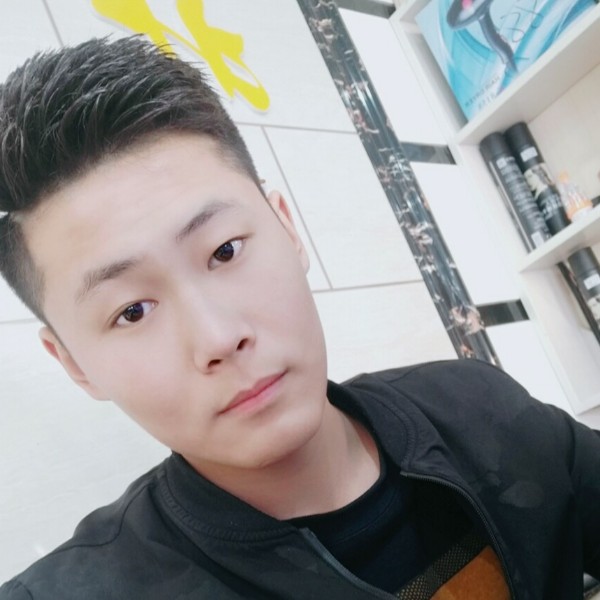 额不帅的帅哥的照片