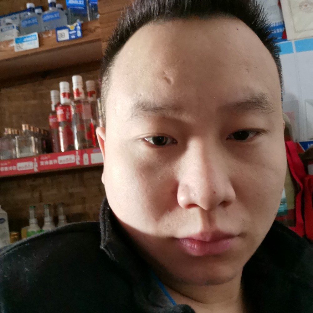 高高相许口红的照片