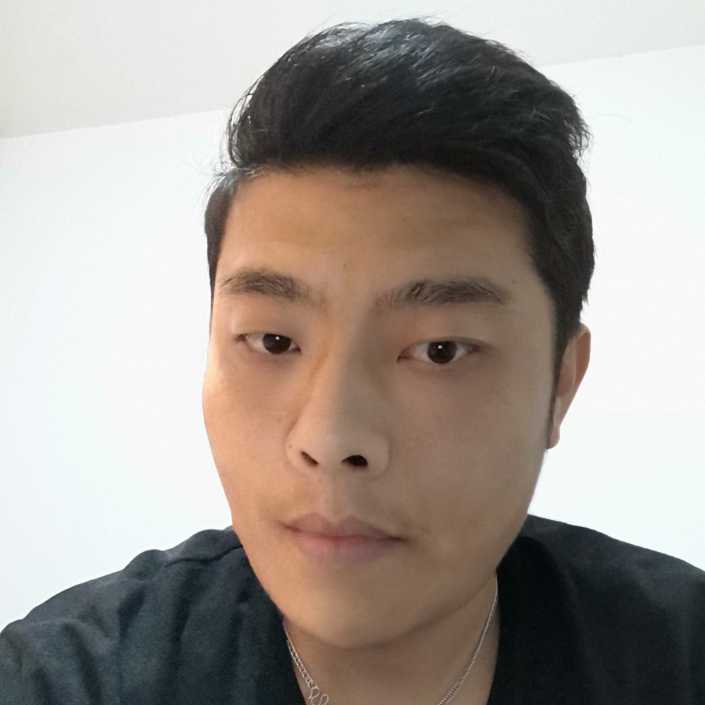 红玫瑰泪了怕黑的照片