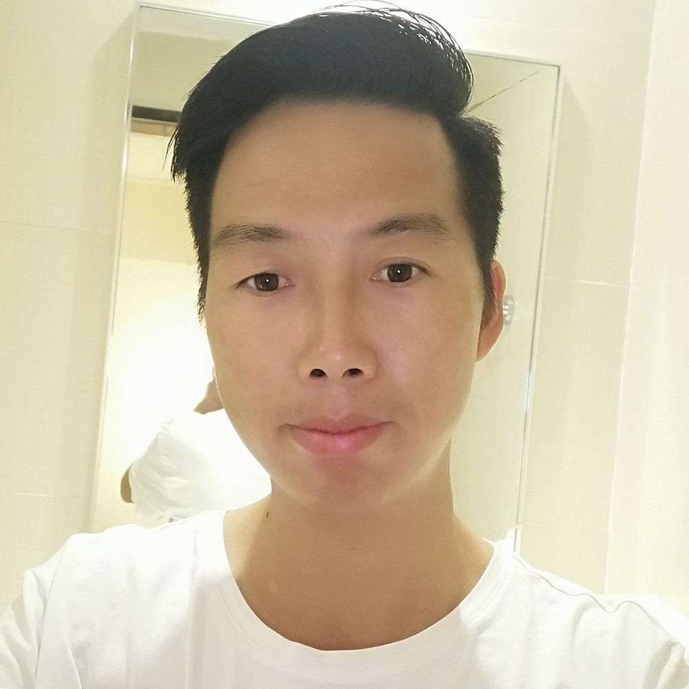 优雅扯向日葵的照片