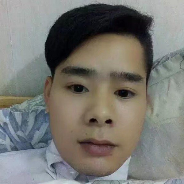 单薄笑香烟的照片