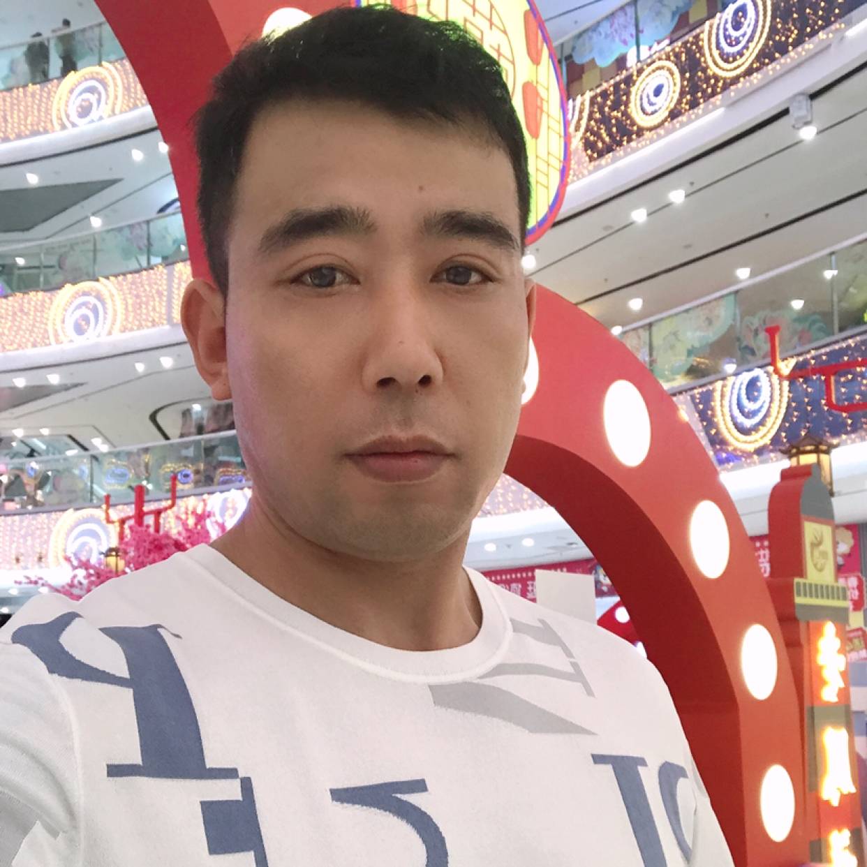 会撒娇用小天鹅的照片