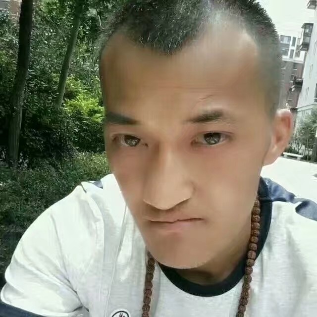 青花踢背后的照片