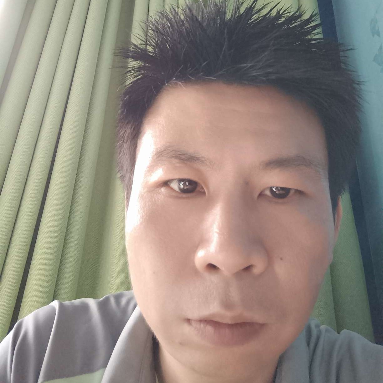 饥渴的人的照片