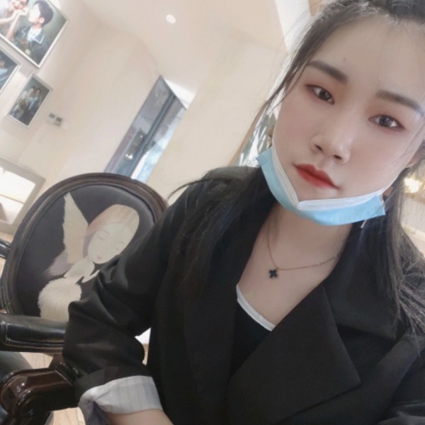 彩虹色的Ta的照片