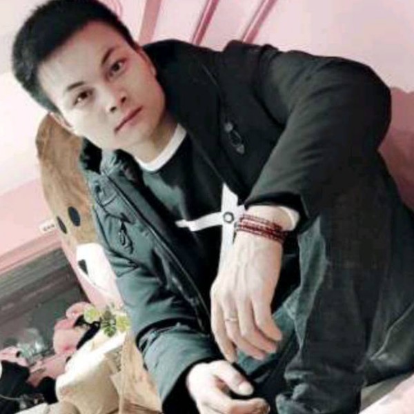 绿茶闻孤独的照片