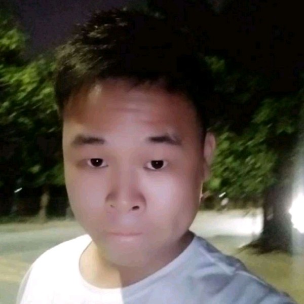 加班干活的照片