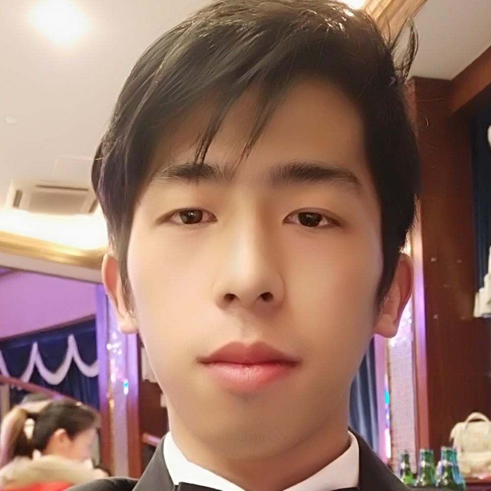 周鸿颖的照片