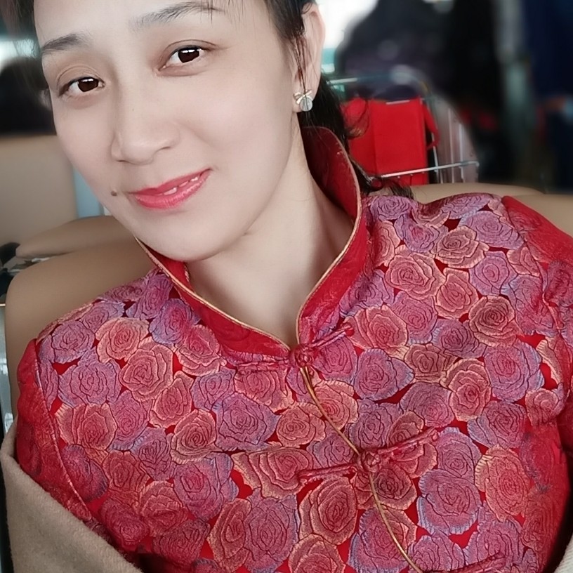 大意黑裤的照片