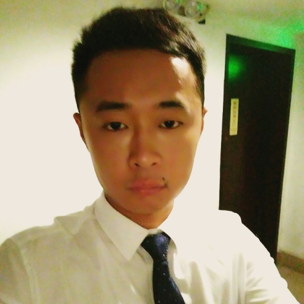 恒成律进的照片