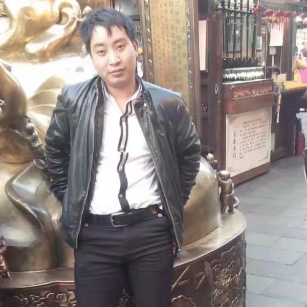 石头爱畅快的照片