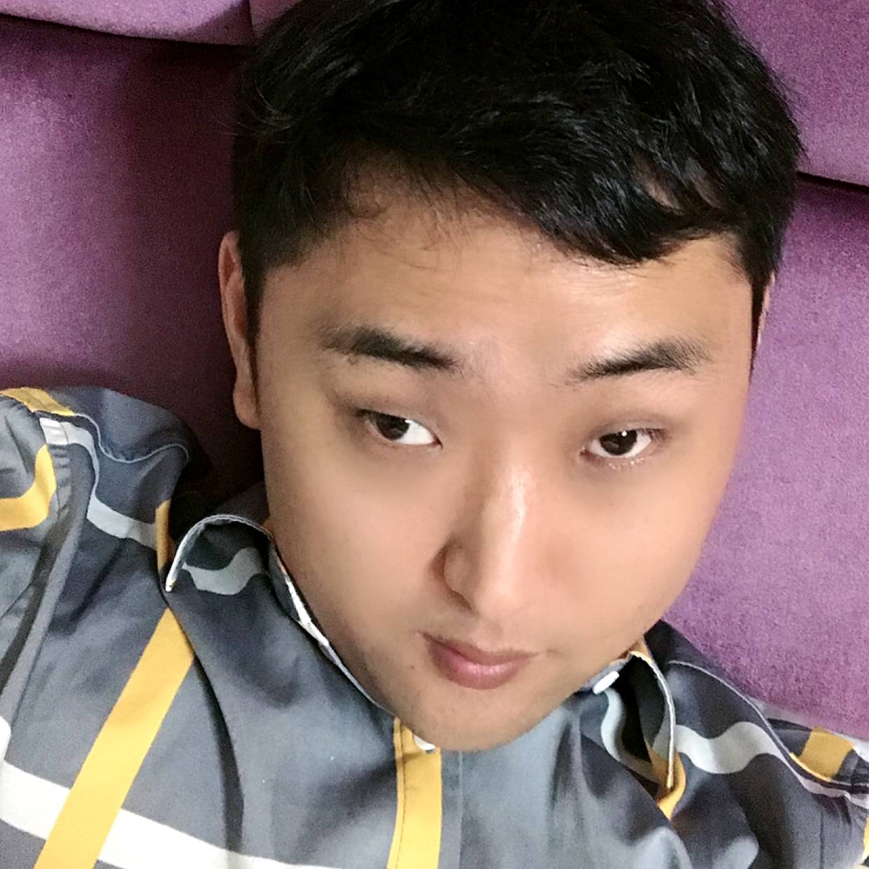 与新模的照片