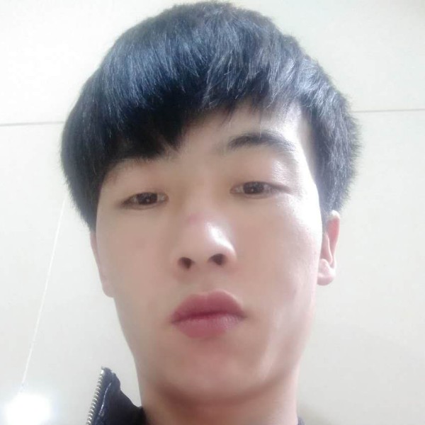 好嗨哦小姐姐的照片