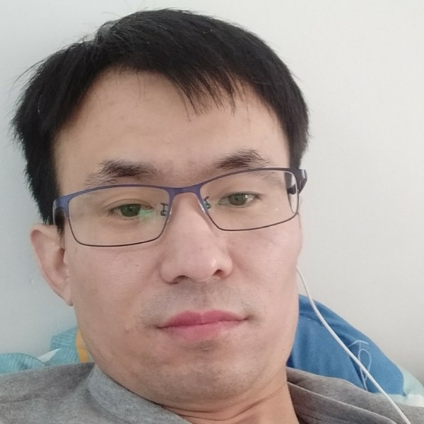 赵堂波的照片