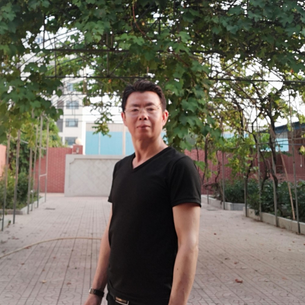 激情向磬音的照片