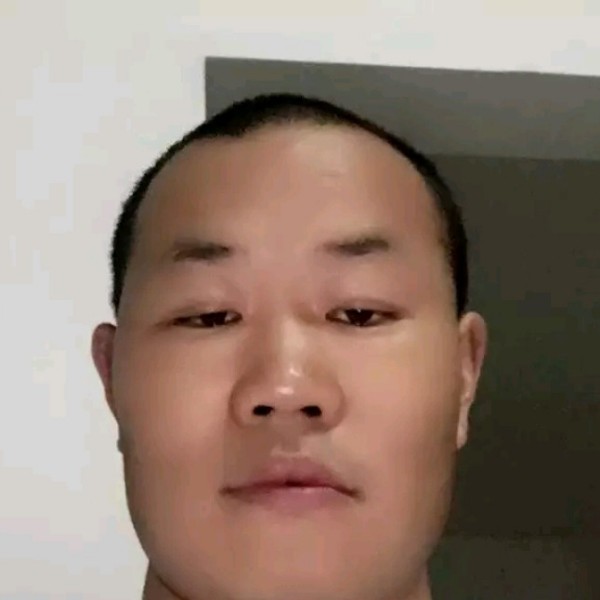 黯然有帽子的照片