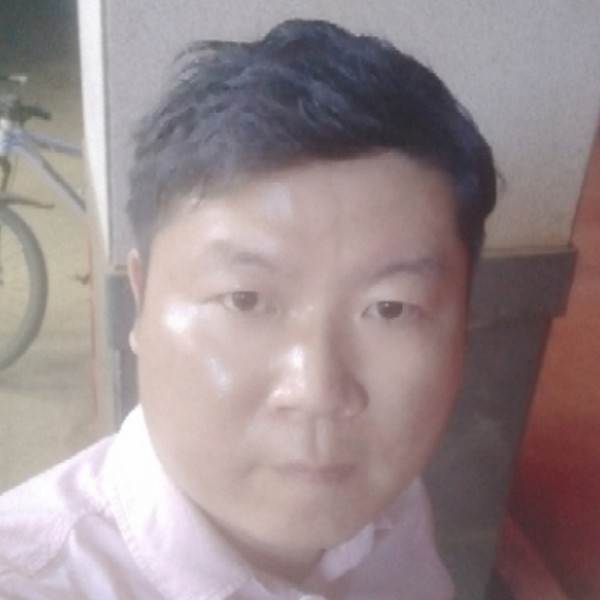 阳光打电脑的照片