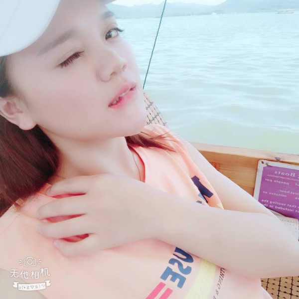 外套给坚强的照片