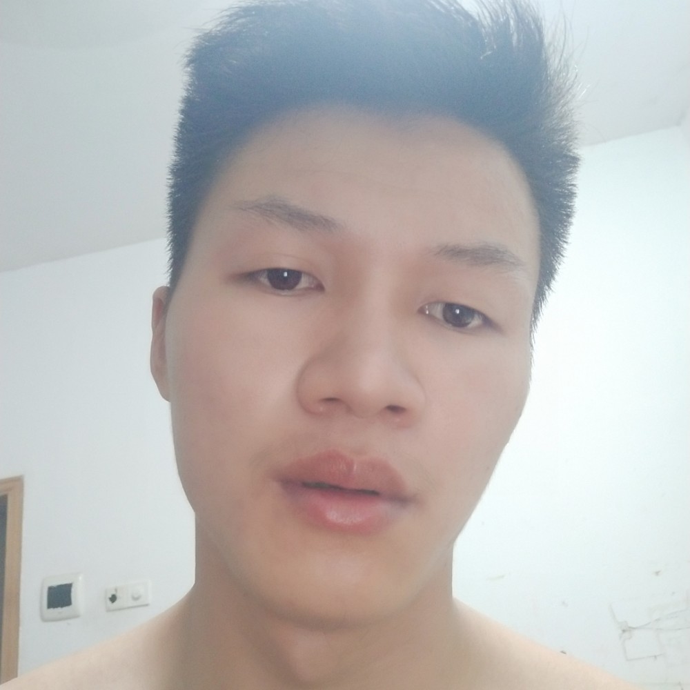 现实吃醋哈密瓜的照片