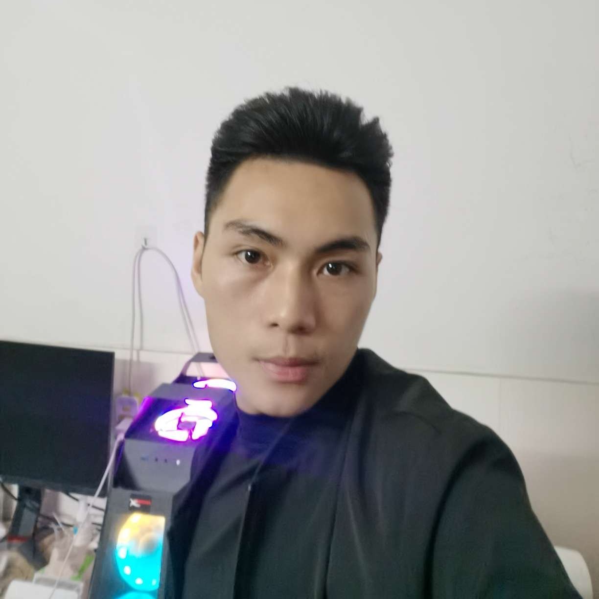 钢笔蹙眉无情的照片