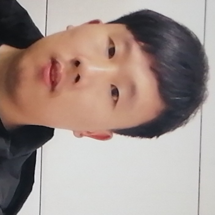 羽毛拾忆平淡的照片