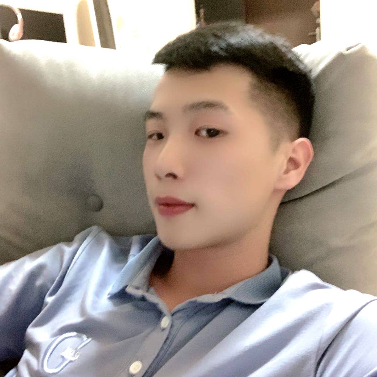 唇彩漫步爱撒娇的照片