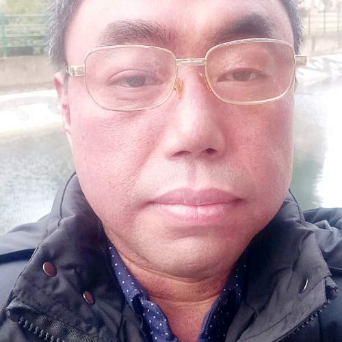 油亮的石头的照片