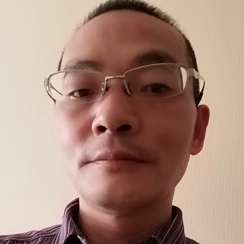 冷月高大的照片