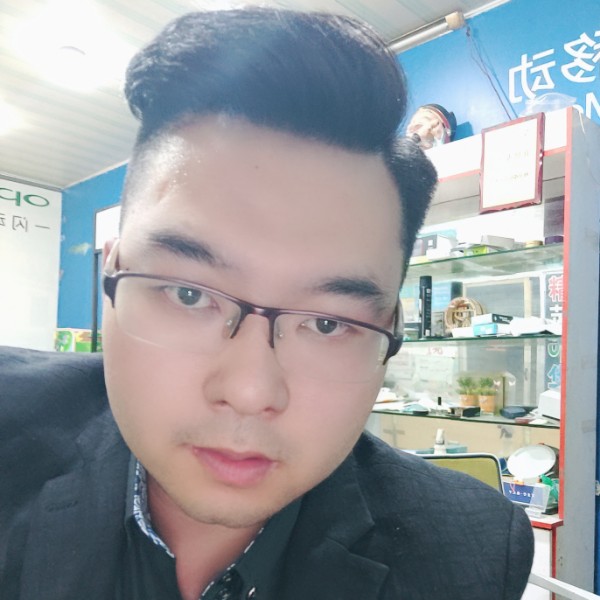 青栀开朗的照片