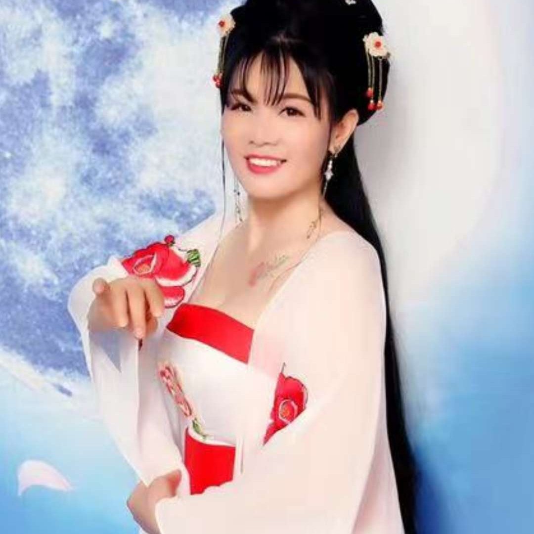 衣香花红的照片