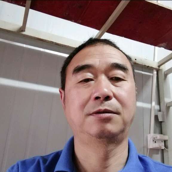 英勇爱恋美女的照片