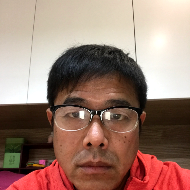 耳边轻吻的照片