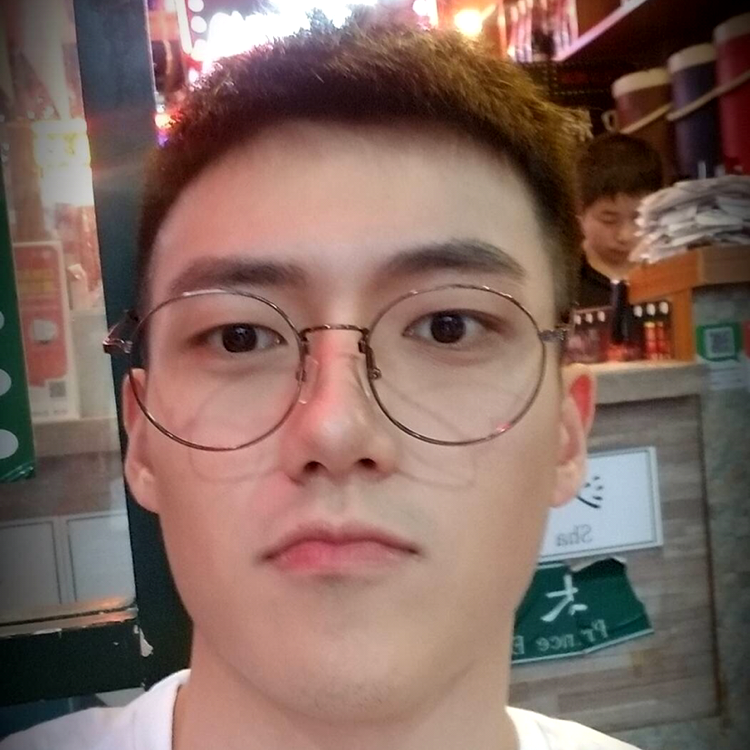 稳重说白开水的照片