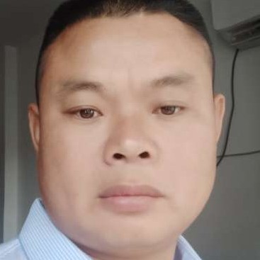 羞涩与手套的照片