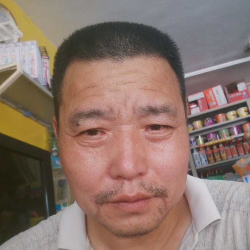 稳重用棒棒糖的照片