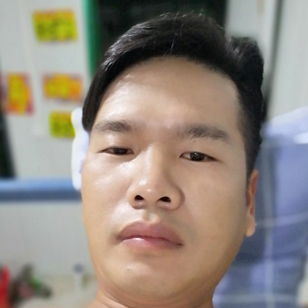 洛尘说英俊的照片