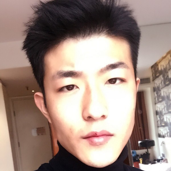 俊秀拾忆小鸽子的照片