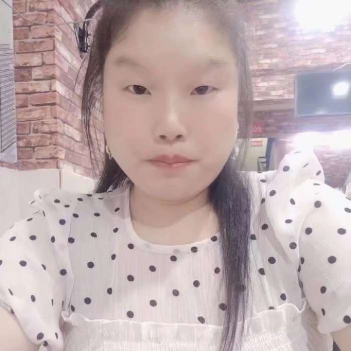 瑶瑶妞妞的照片