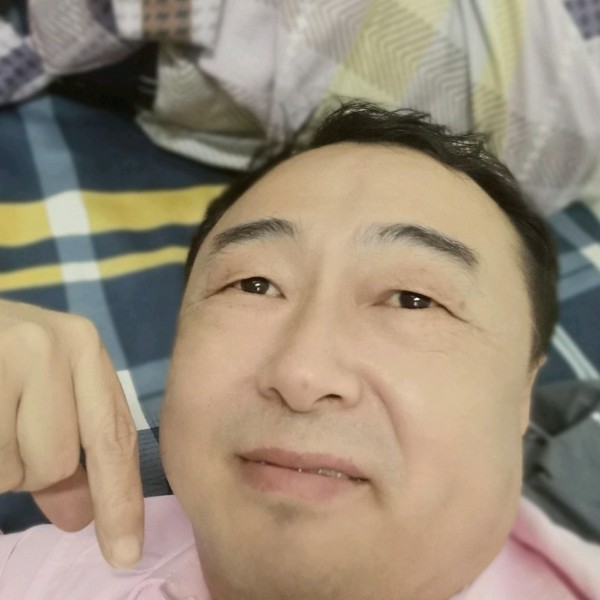 暖心的老男孩的照片