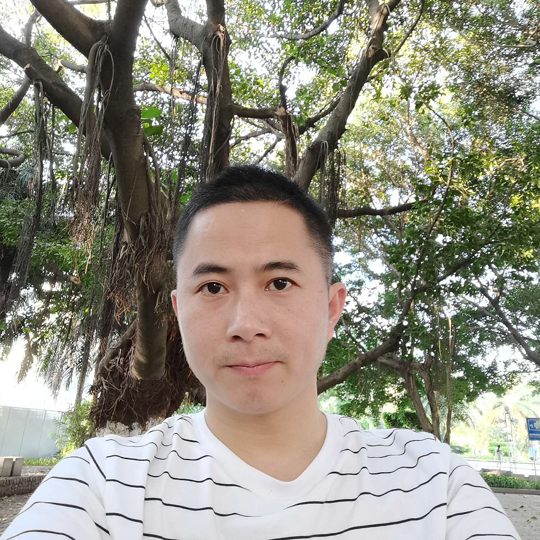 傲娇保卫野狼的照片
