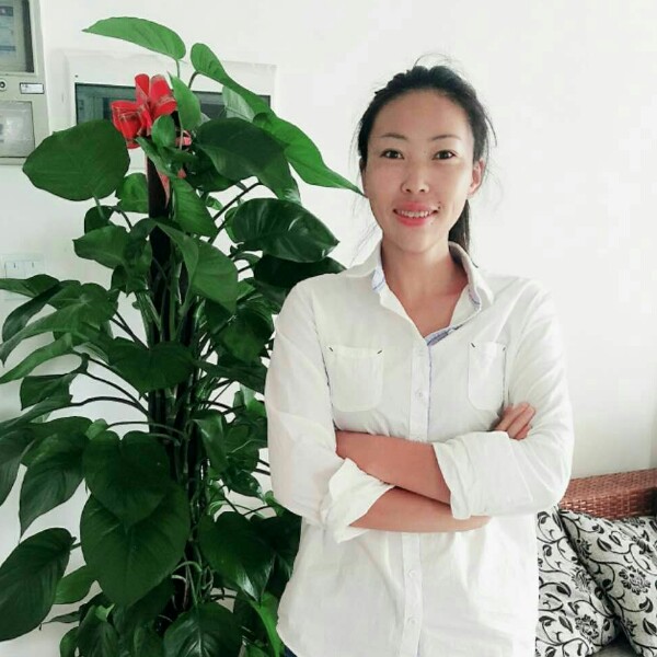 隆琼的照片