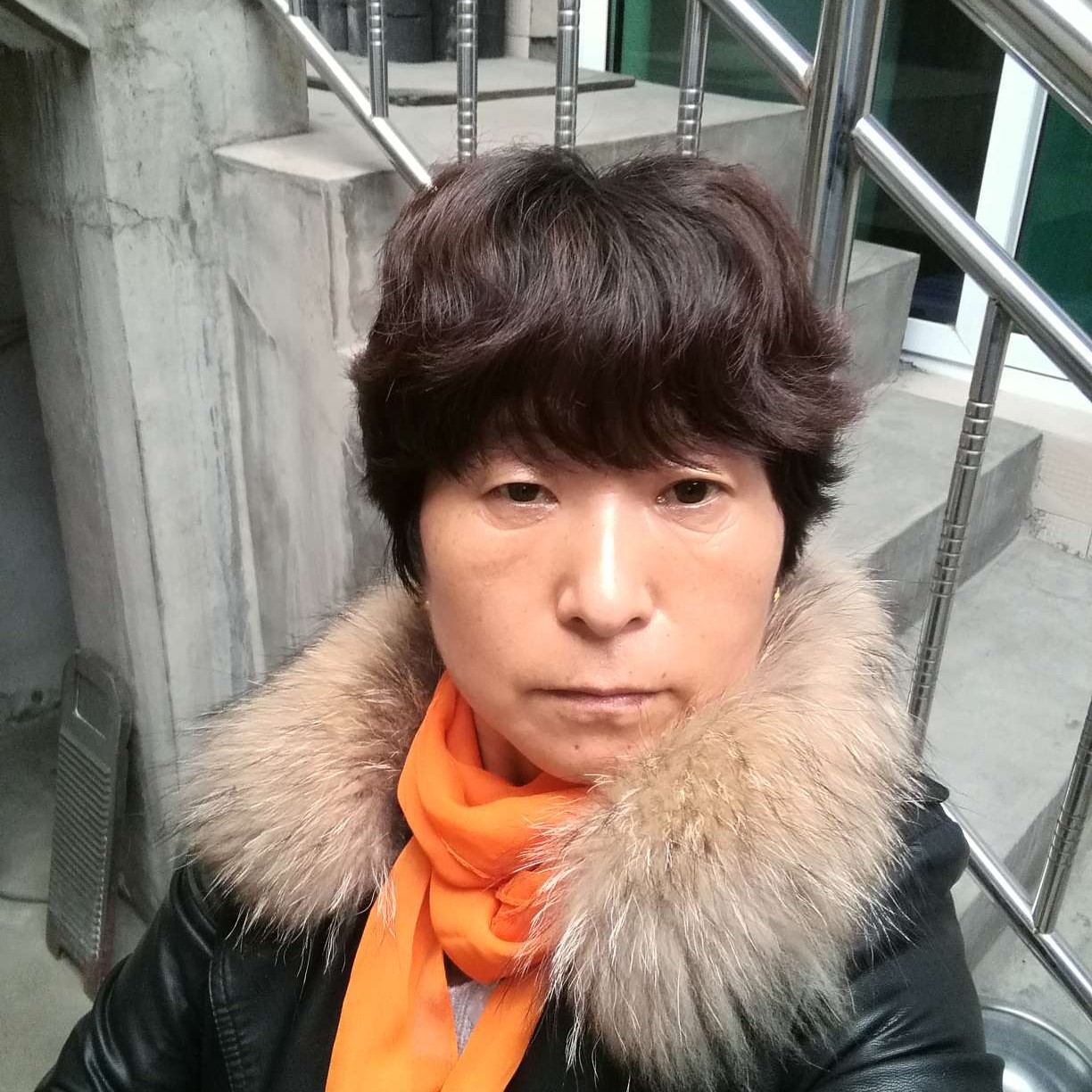 秋颜保卫甜美的照片